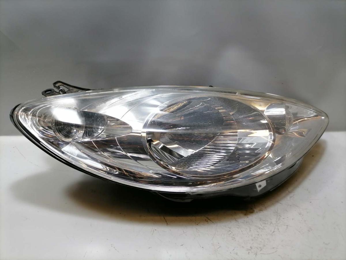 Peugeot 1007 original Scheinwerfer vorn rechts Halogen Bj.2005